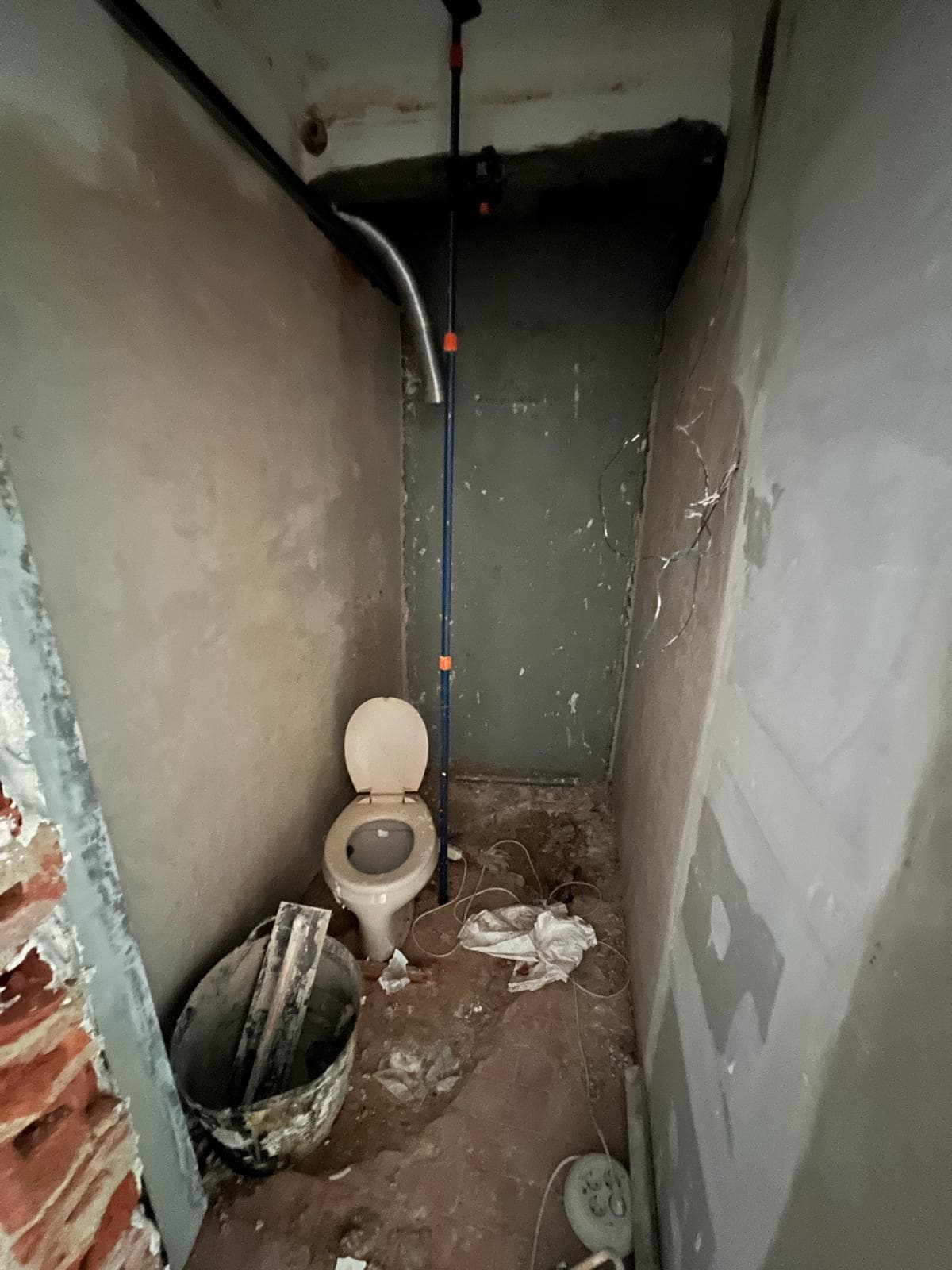 Casa de banho antes da remodelação pela Elite Reparações